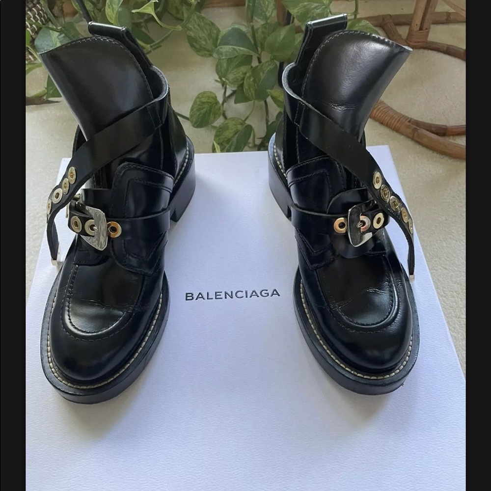 Balenciaga cutout buckle boots 37 6.5